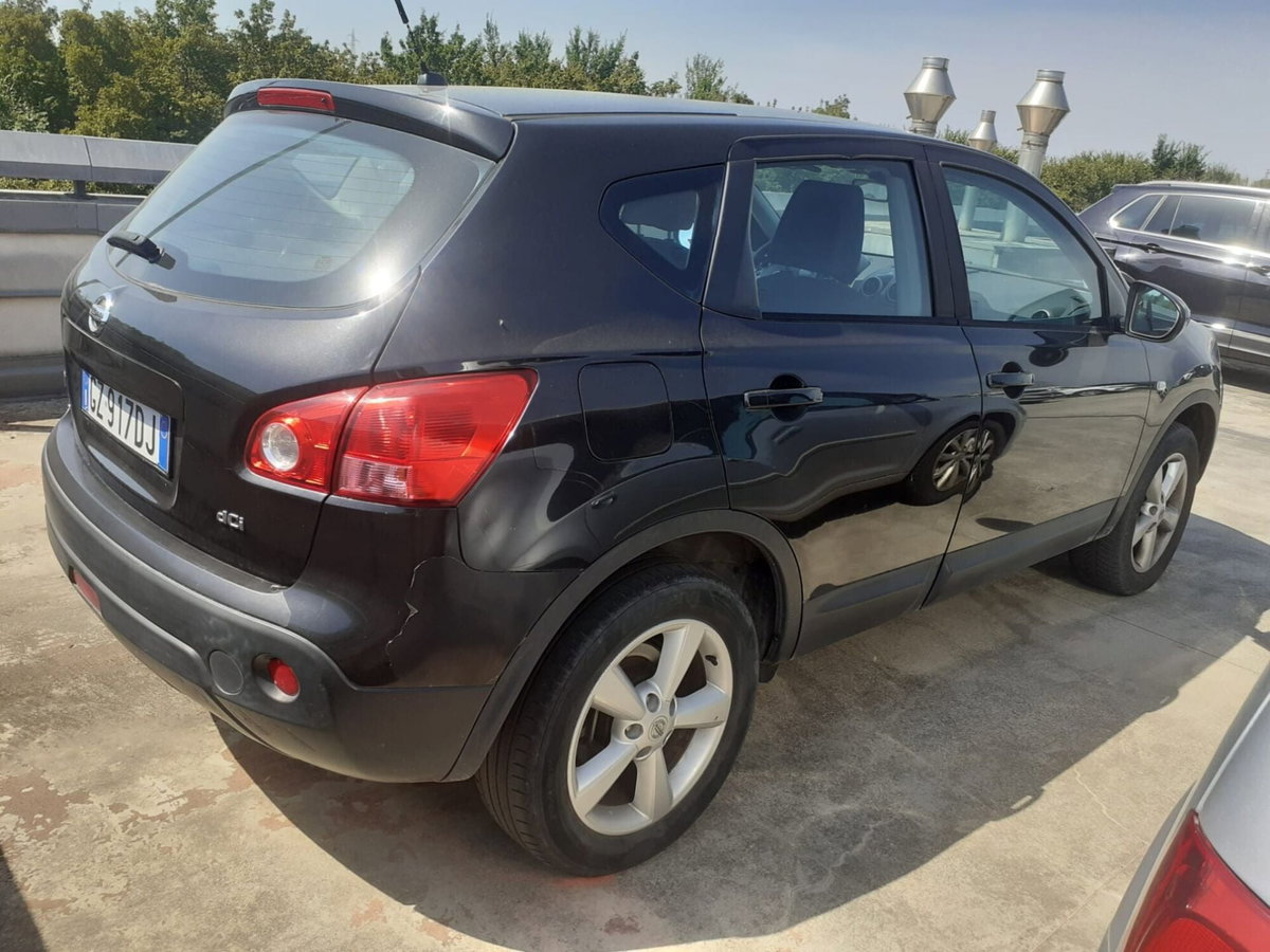 Nissan Qashqai 1.5 dCi Visia (3)