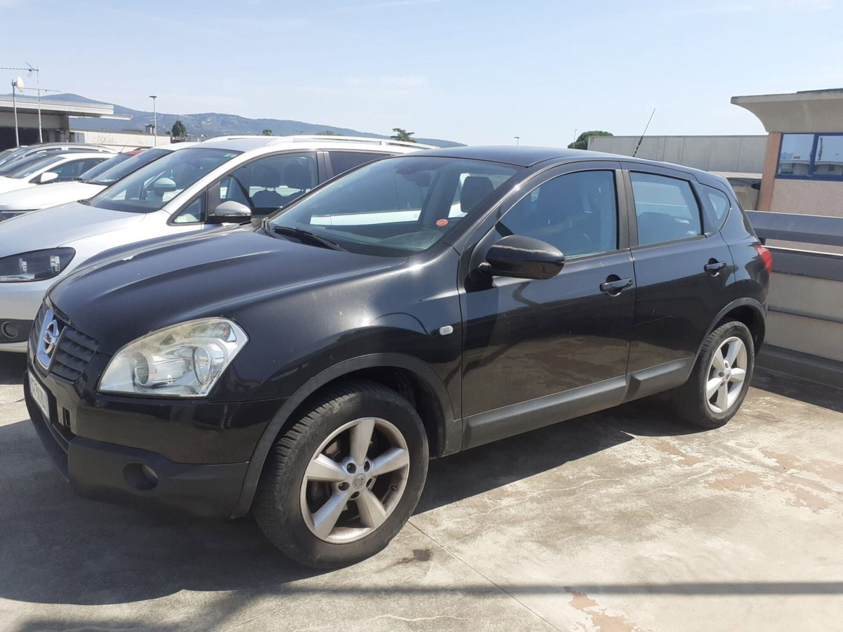 Nissan Qashqai 1.5 dCi Visia (4)