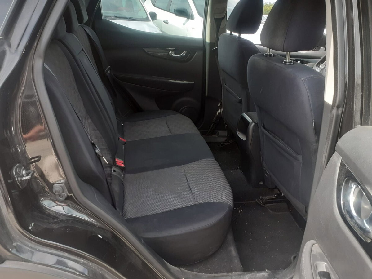 Nissan Qashqai 1.5 dCi Visia (6)