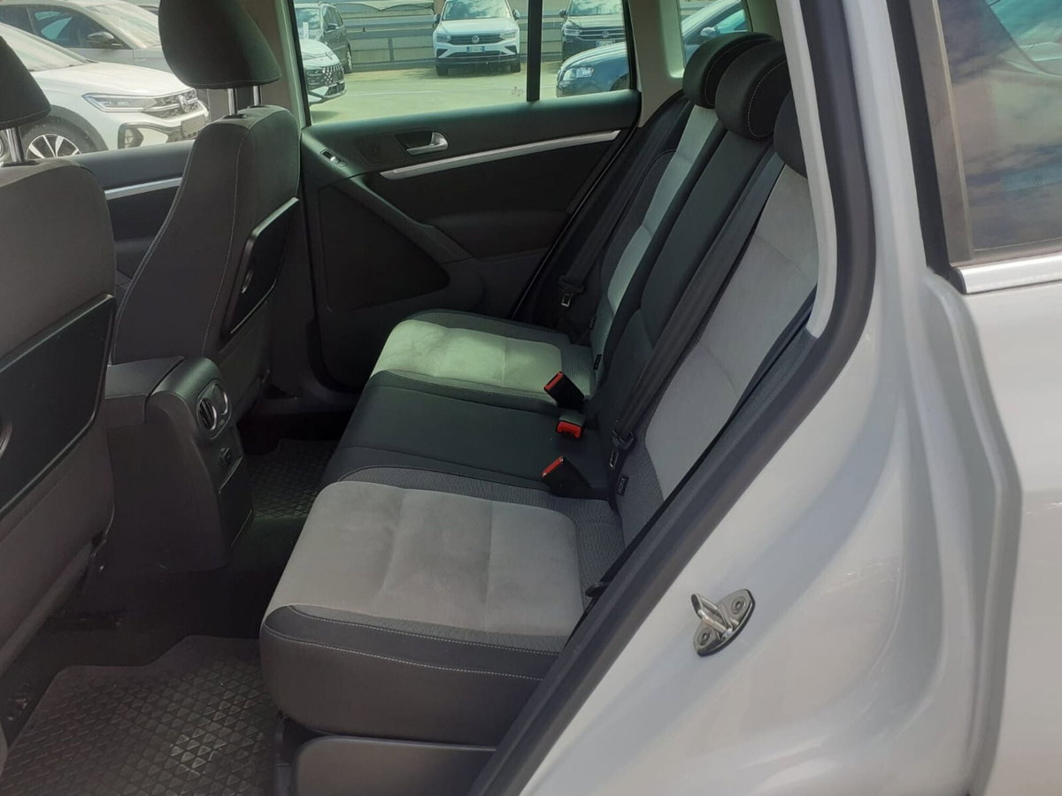 Volkswagen Tiguan 2.0 TDI 140CV 4MOTION DSG Sport & Style (10)