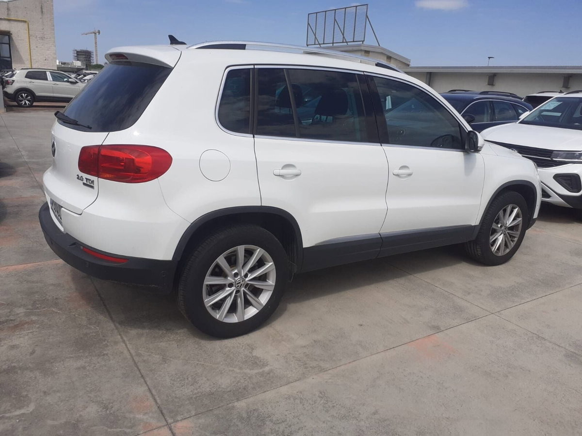 Volkswagen Tiguan 2.0 TDI 140CV 4MOTION DSG Sport & Style (7)