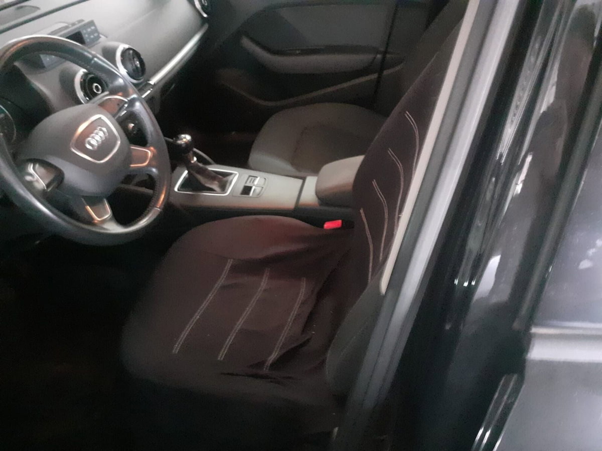 Audi A3 Sportback 1.6 TDI Attraction (2)