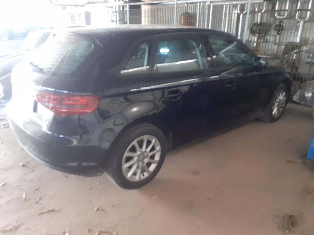Audi A3 Sportback 1.6 TDI Attraction (6)