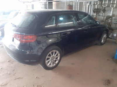 Audi A3 Sportback 1.6 TDI Attraction (6)