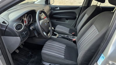 Ford Focus Station Wagon 2.0 TDCi Powershift SW Ikon DPF (8)