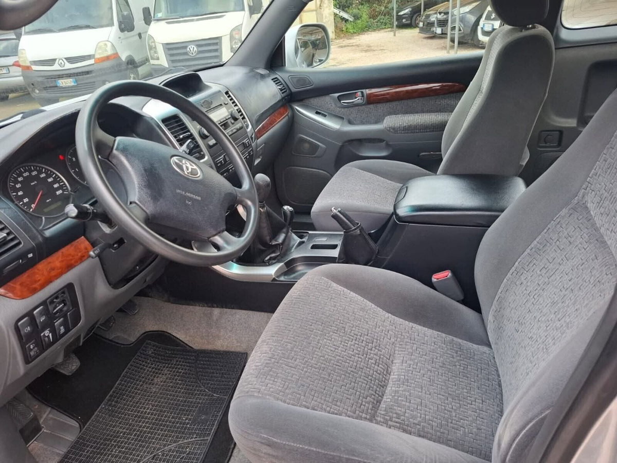 Toyota Land Cruiser D-4D 16V cat 3 porte aut. Sol (7)
