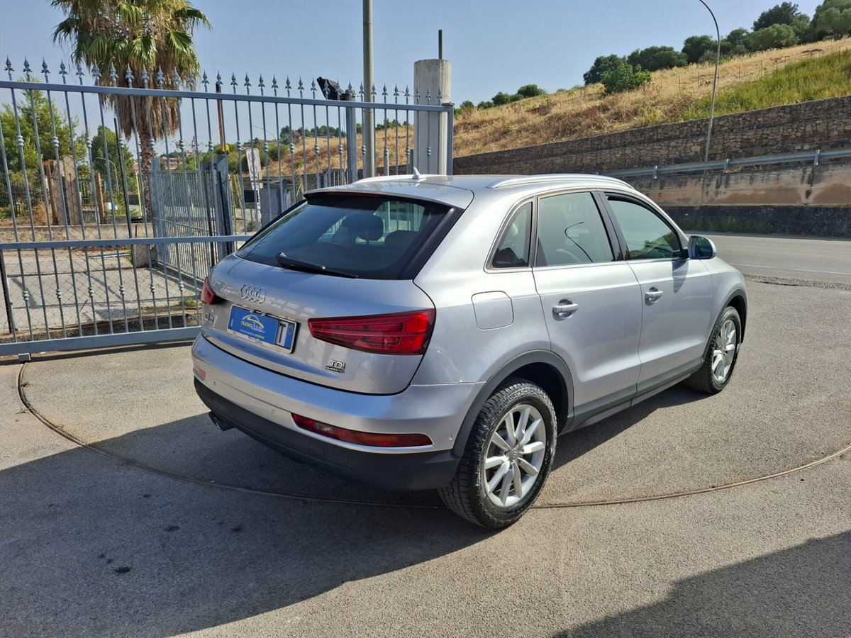 Audi Q3 2.0 TDI 150 CV quattro Business (4)