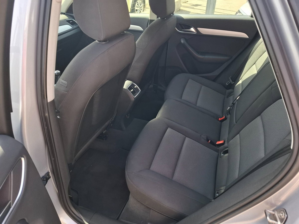 Audi Q3 2.0 TDI 150 CV quattro Business (6)