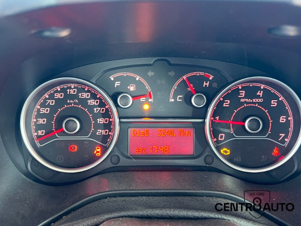 Fiat Doblò 1.6 MJT 16V 95CV Easy (17)