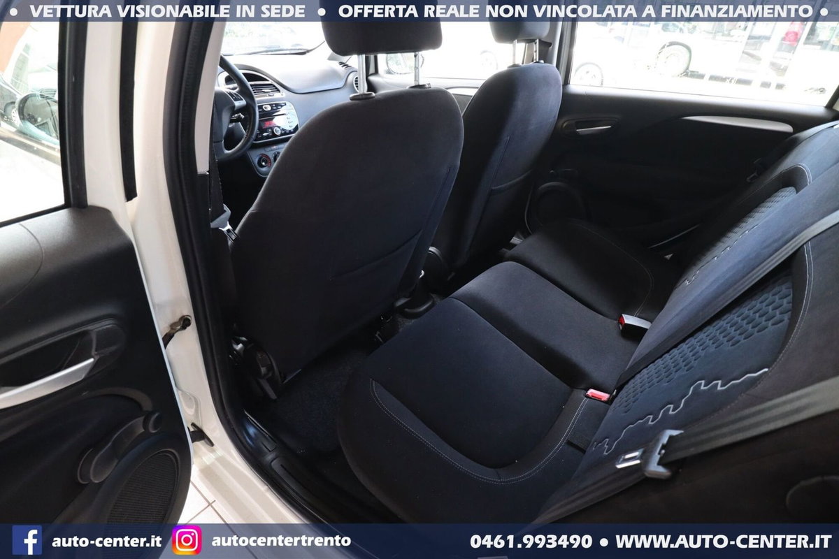 Fiat Punto 1.3 MJT II 75 CV 5 porte Lounge (12)
