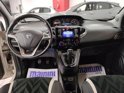 Lancia Ypsilon 1.2 69 CV 5 porte Gold (10)