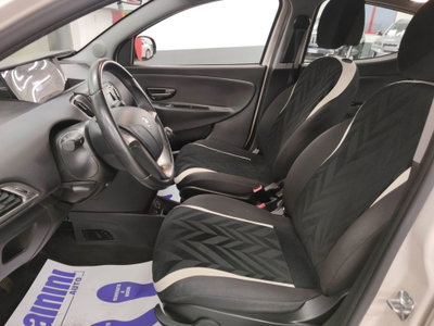 Lancia Ypsilon 1.2 69 CV 5 porte Gold (11)