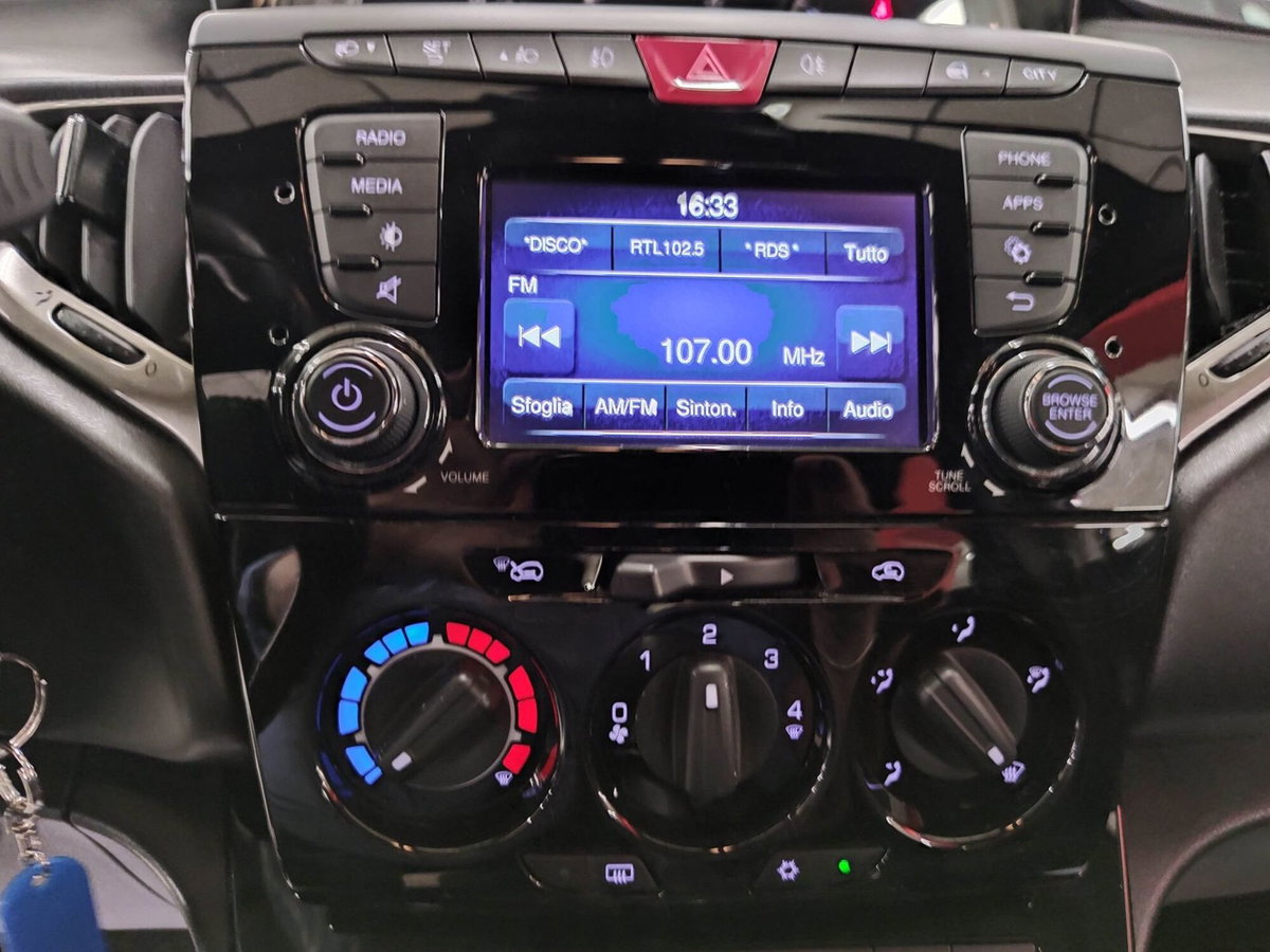 Lancia Ypsilon 1.2 69 CV 5 porte Gold (15)