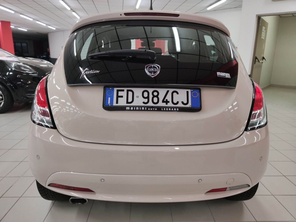 Lancia Ypsilon 1.2 69 CV 5 porte Gold (5)