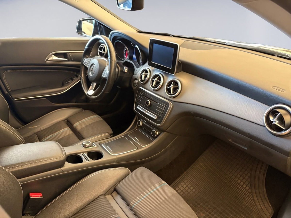 Mercedes-Benz CLA 200 d Automatic Sport (10)
