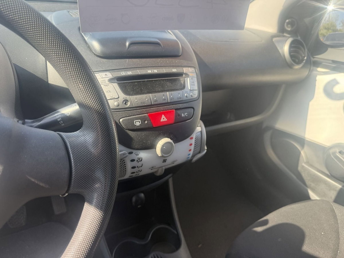 Toyota Aygo Connect 1.0 VVT-i 72 CV 5 porte x-you MMT (10)