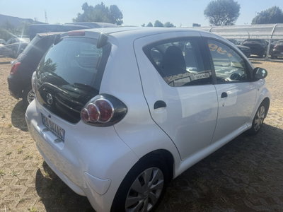 Toyota Aygo Connect 1.0 VVT-i 72 CV 5 porte x-you MMT (4)