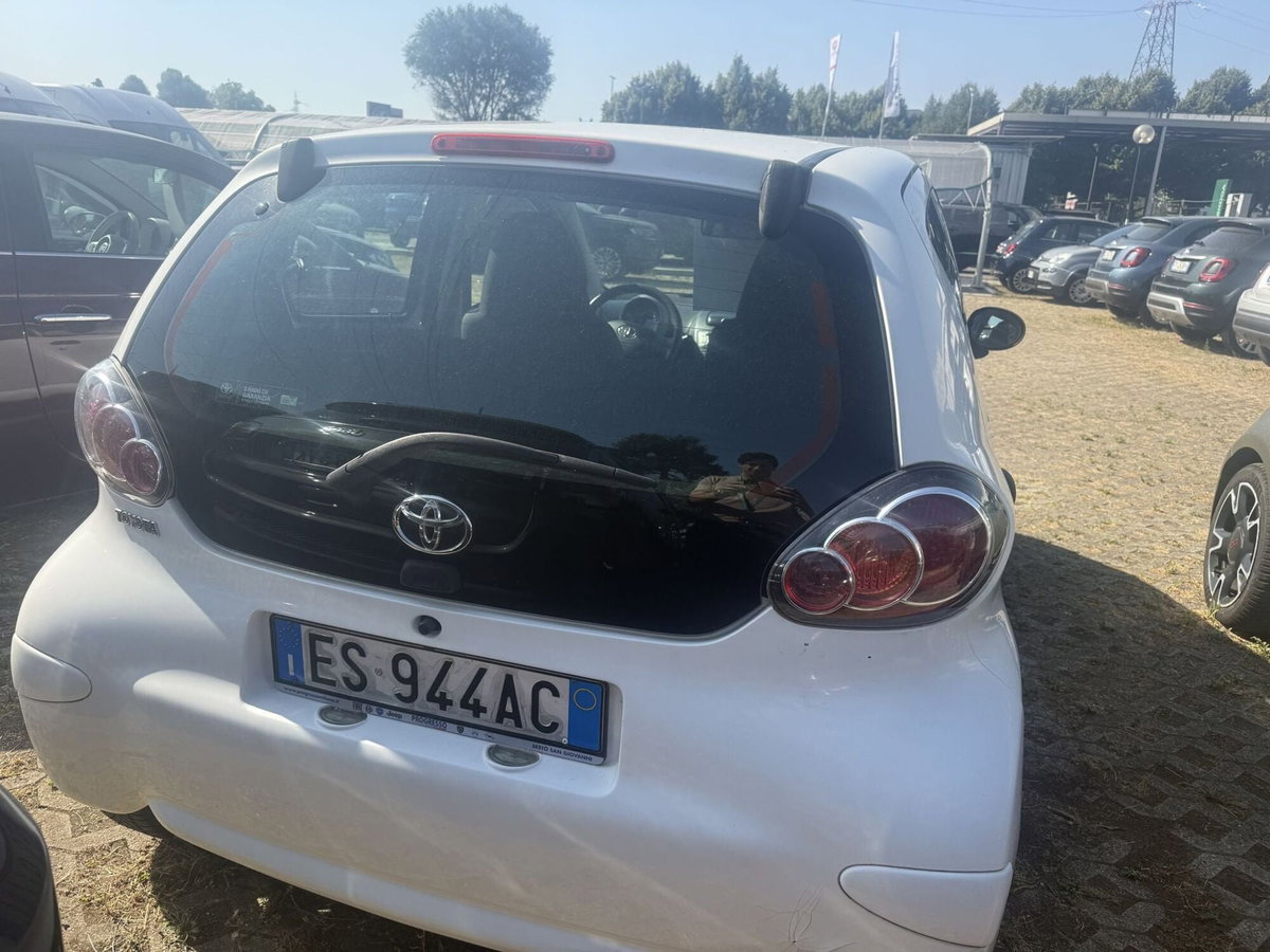 Toyota Aygo Connect 1.0 VVT-i 72 CV 5 porte x-you MMT (5)