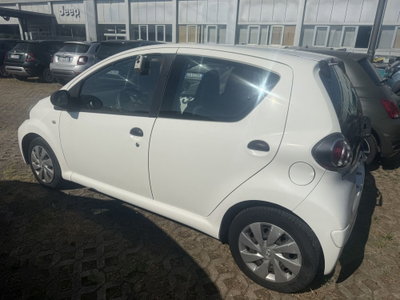 Toyota Aygo Connect 1.0 VVT-i 72 CV 5 porte x-you MMT (6)