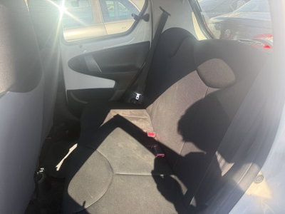 Toyota Aygo Connect 1.0 VVT-i 72 CV 5 porte x-you MMT (9)