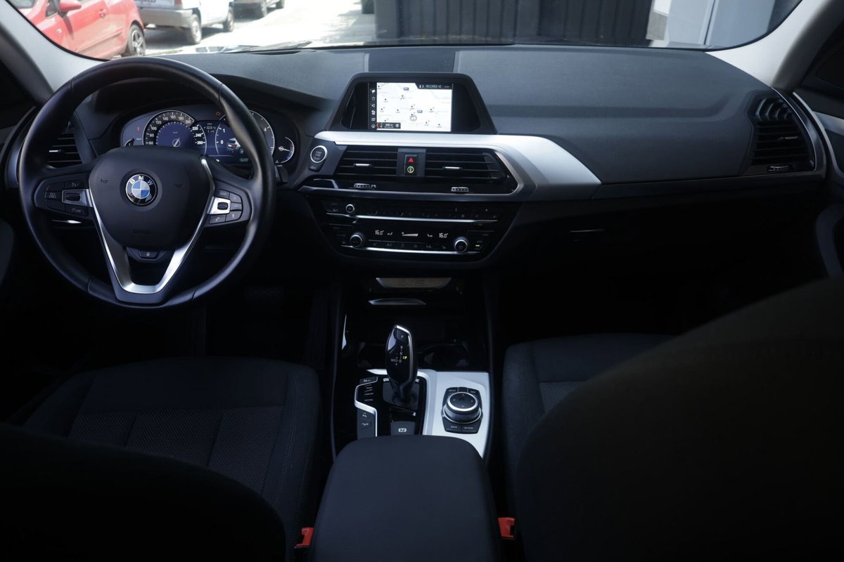 BMW X3 xDrive20d Business Advantage (2)