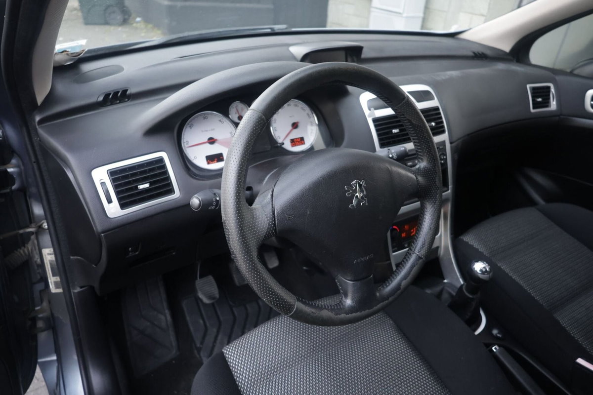 Peugeot 307 SW HDi 110CV Station Mix Australian (14)
