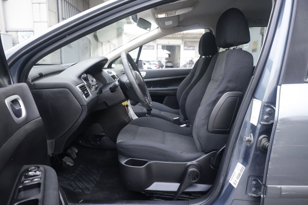 Peugeot 307 SW HDi 110CV Station Mix Australian (17)