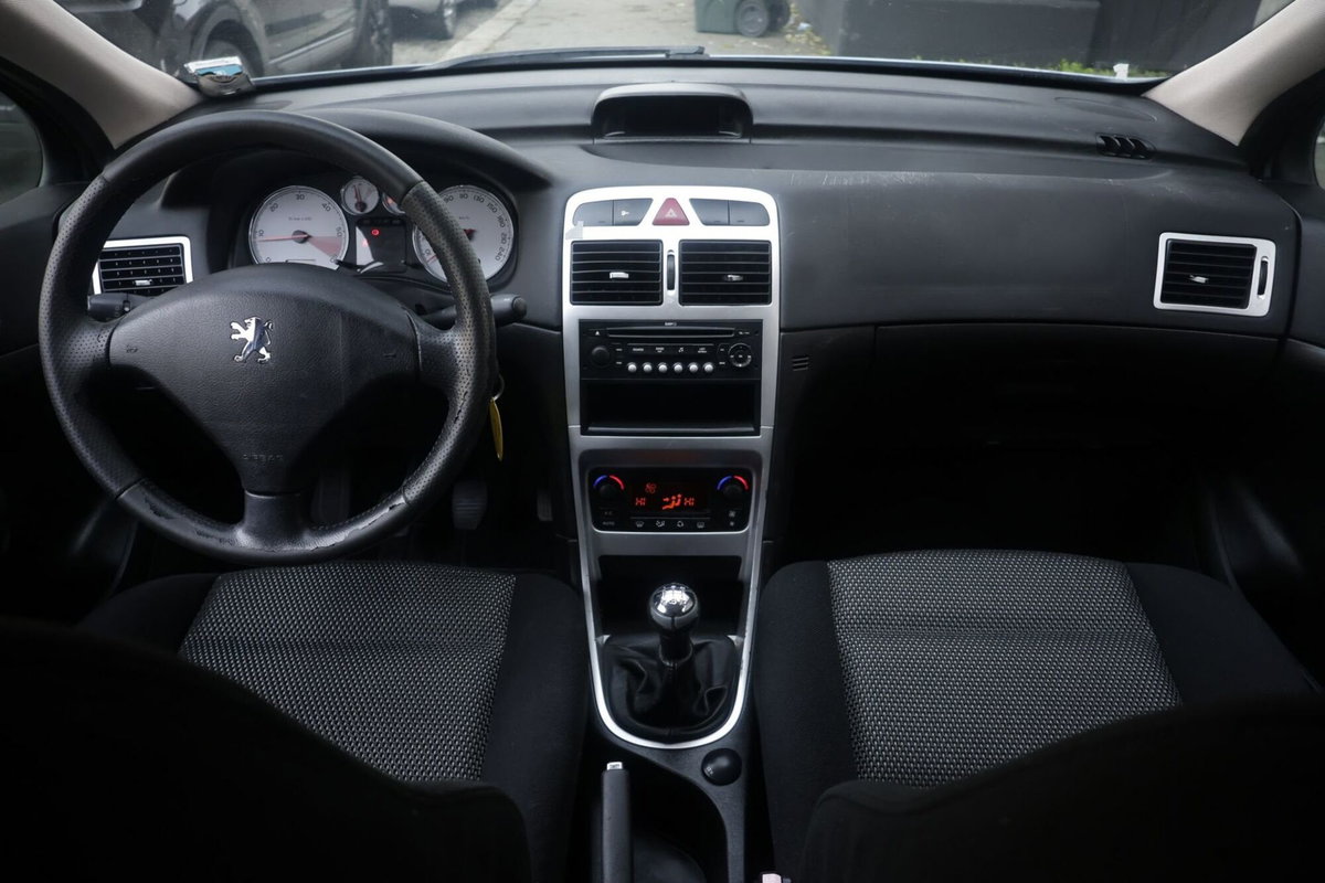 Peugeot 307 SW HDi 110CV Station Mix Australian (2)