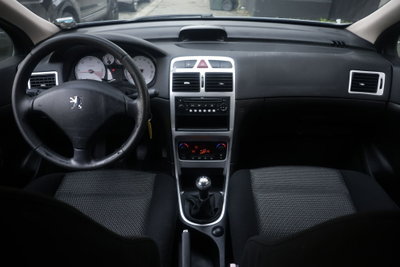 Peugeot 307 SW HDi 110CV Station Mix Australian (2)