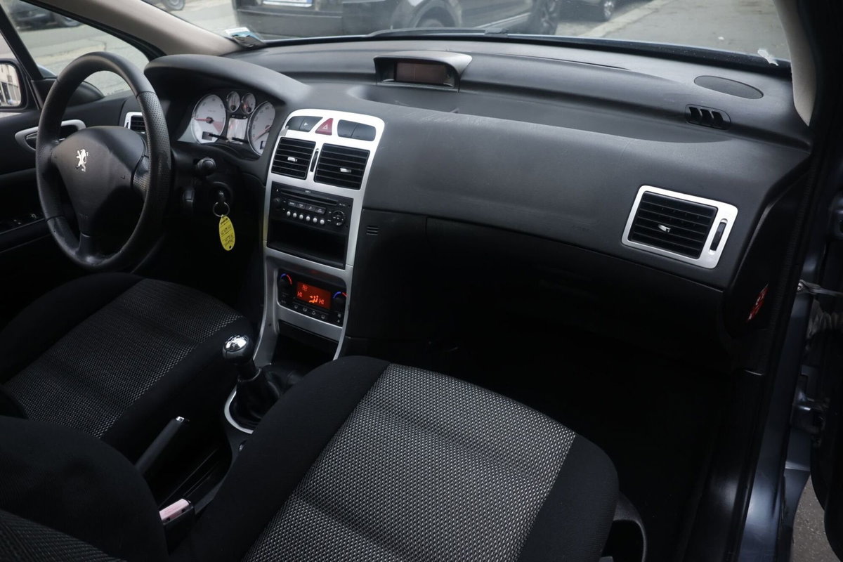 Peugeot 307 SW HDi 110CV Station Mix Australian (8)