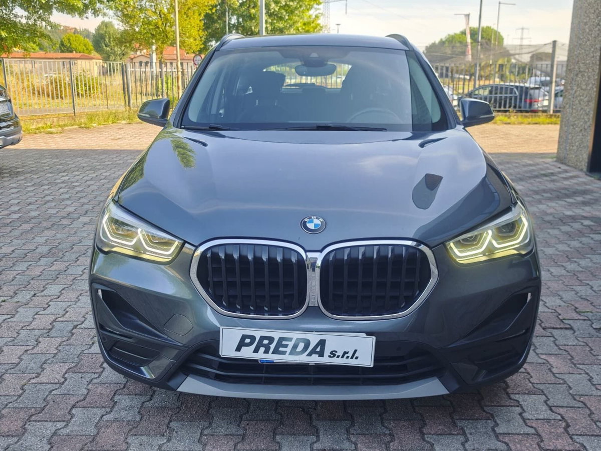 BMW X1 xDrive20d Advantage (2)