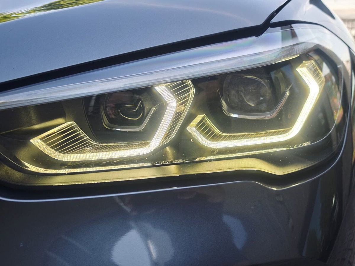 BMW X1 xDrive20d Advantage (3)