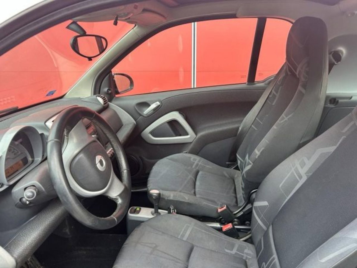 smart Fortwo 1000 52 kW MHD coupé pure (7)