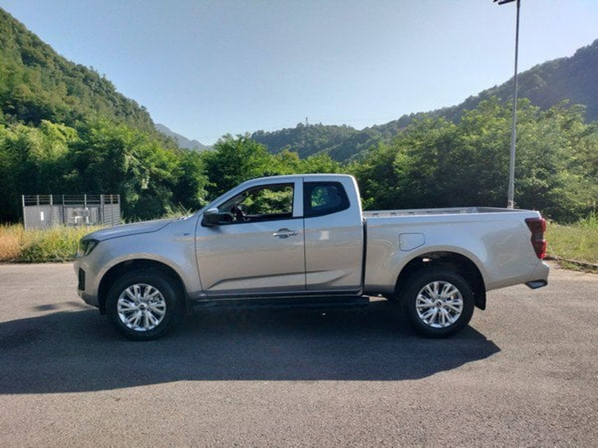 Isuzu D-Max Pick-up 1.9 space N60 Nitro Sport 4x4 auto (5)