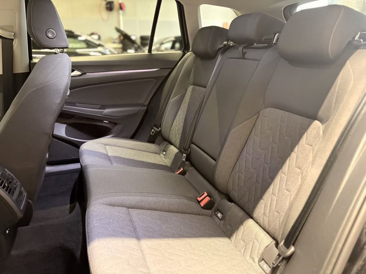 Volkswagen Golf Variant 1.5 etsi Life 115cv dsg (17)