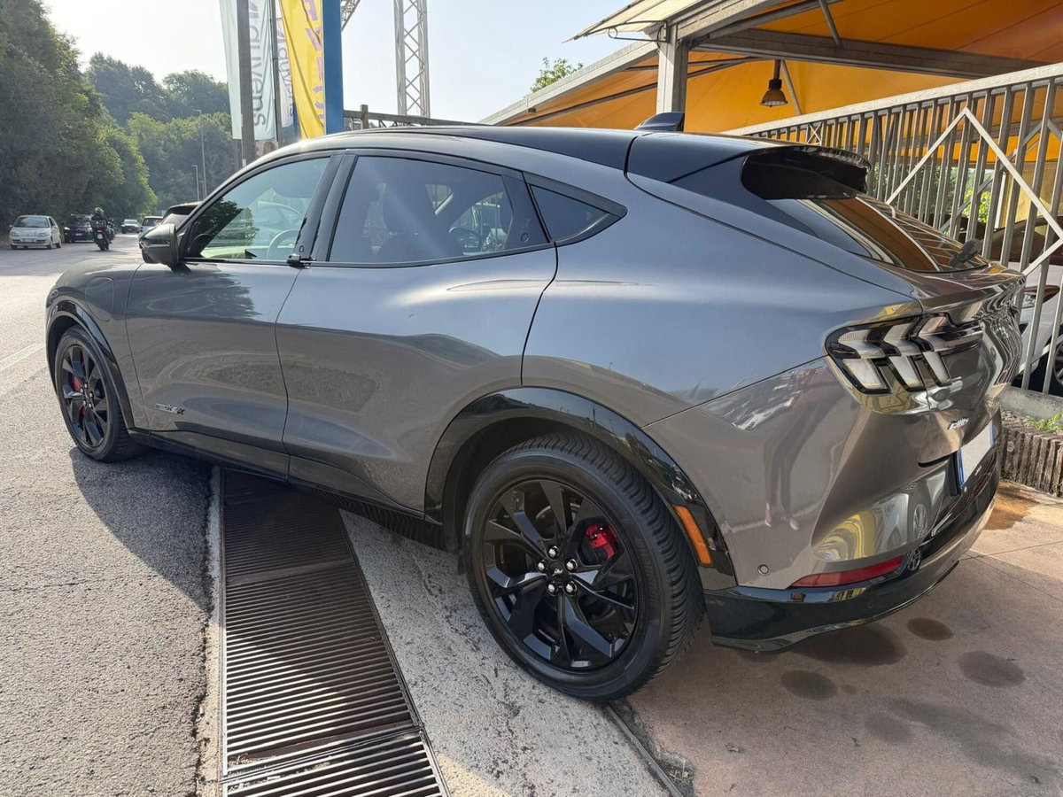 Ford Mustang Mach-E AWD  Standard 269CV (5)
