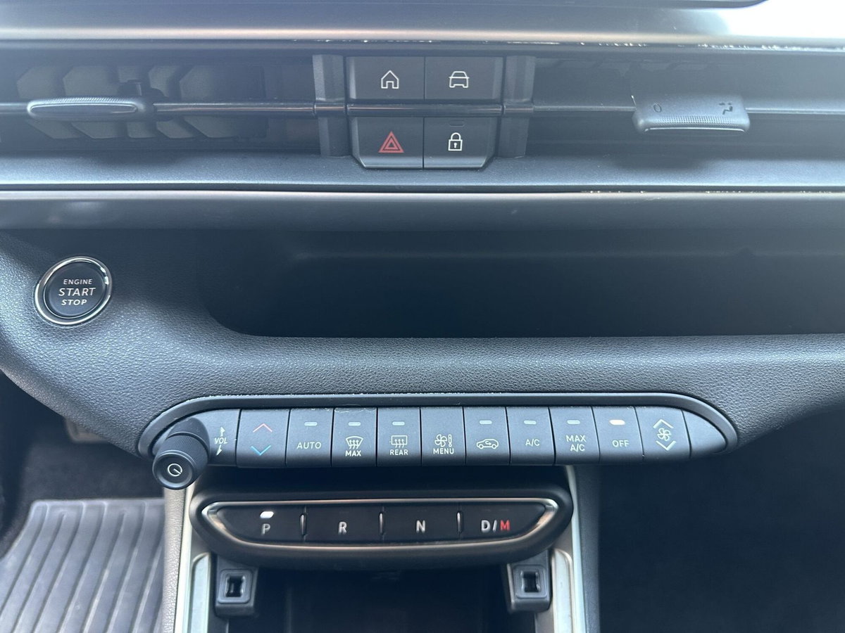 Jeep Avenger 1.2 turbo e-hybrid mhev Summit fwd 110cv edct6 (13)