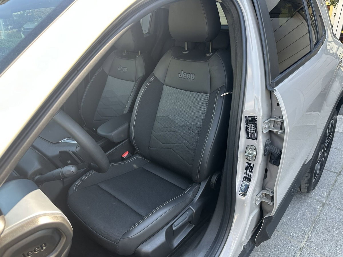 Jeep Avenger 1.2 turbo e-hybrid mhev Summit fwd 110cv edct6 (14)