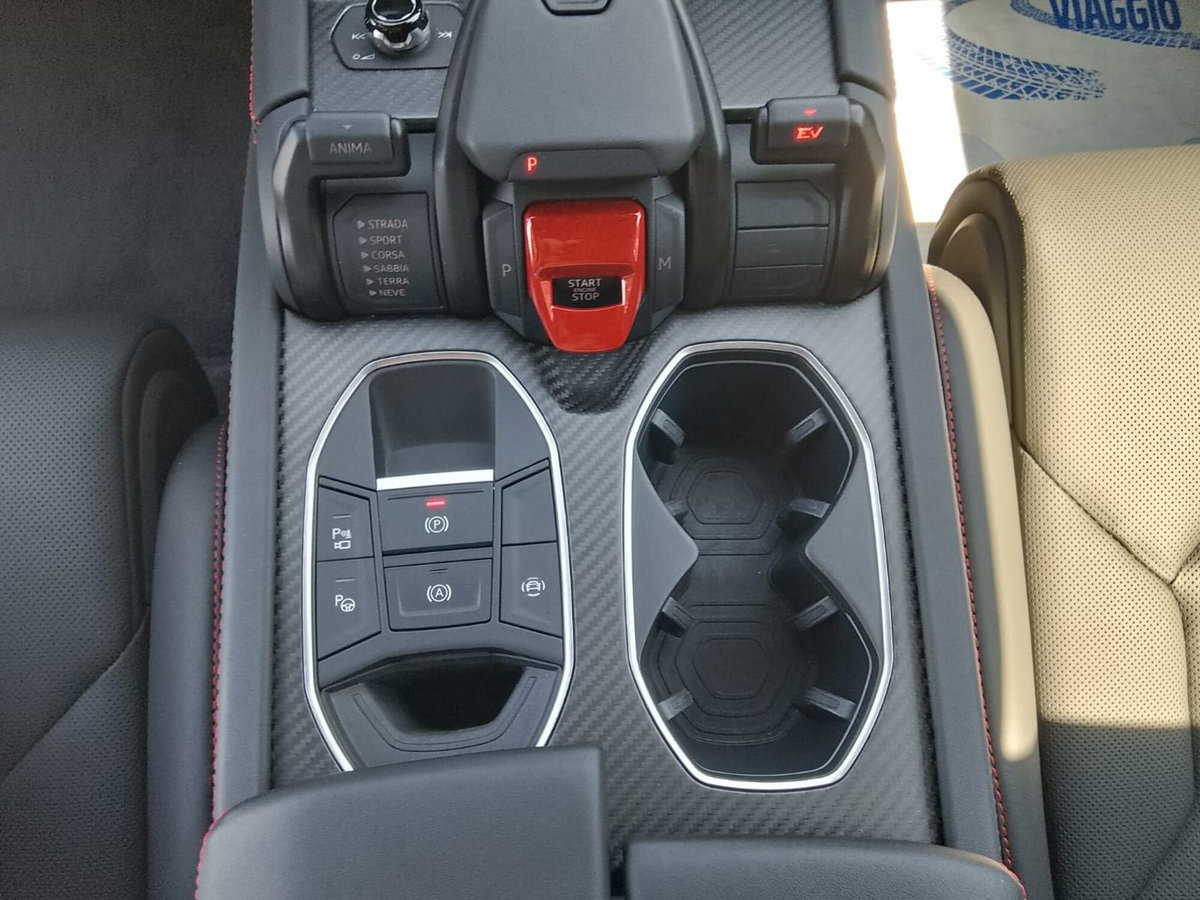 Lamborghini Urus 4.0 V8 phev SE auto (14)