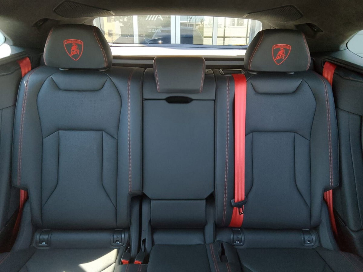Lamborghini Urus 4.0 V8 phev SE auto (15)