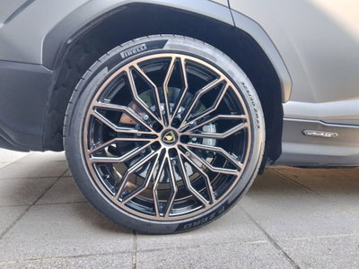 Lamborghini Urus 4.0 V8 phev SE auto (7)