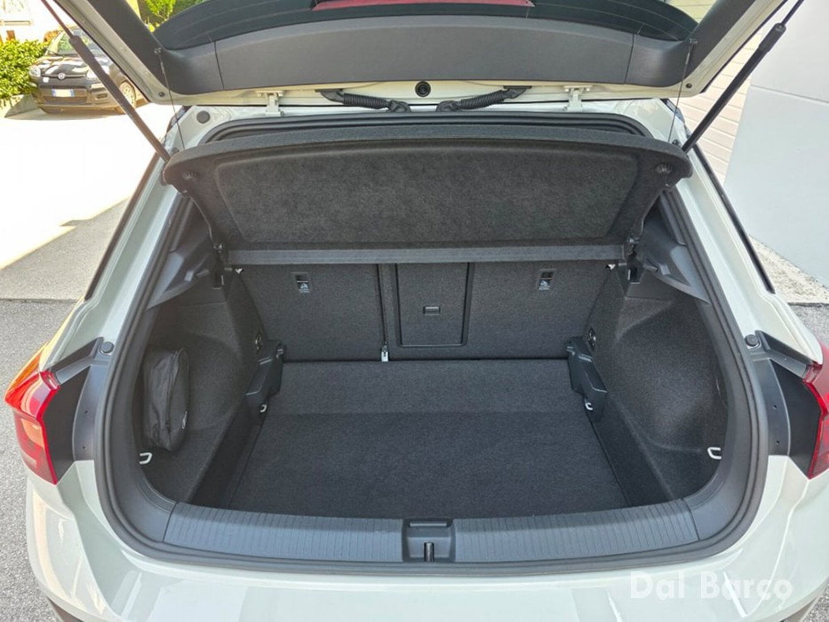 Volkswagen T-Roc 2.0 tdi R-Line 4motion 150cv dsg (10)