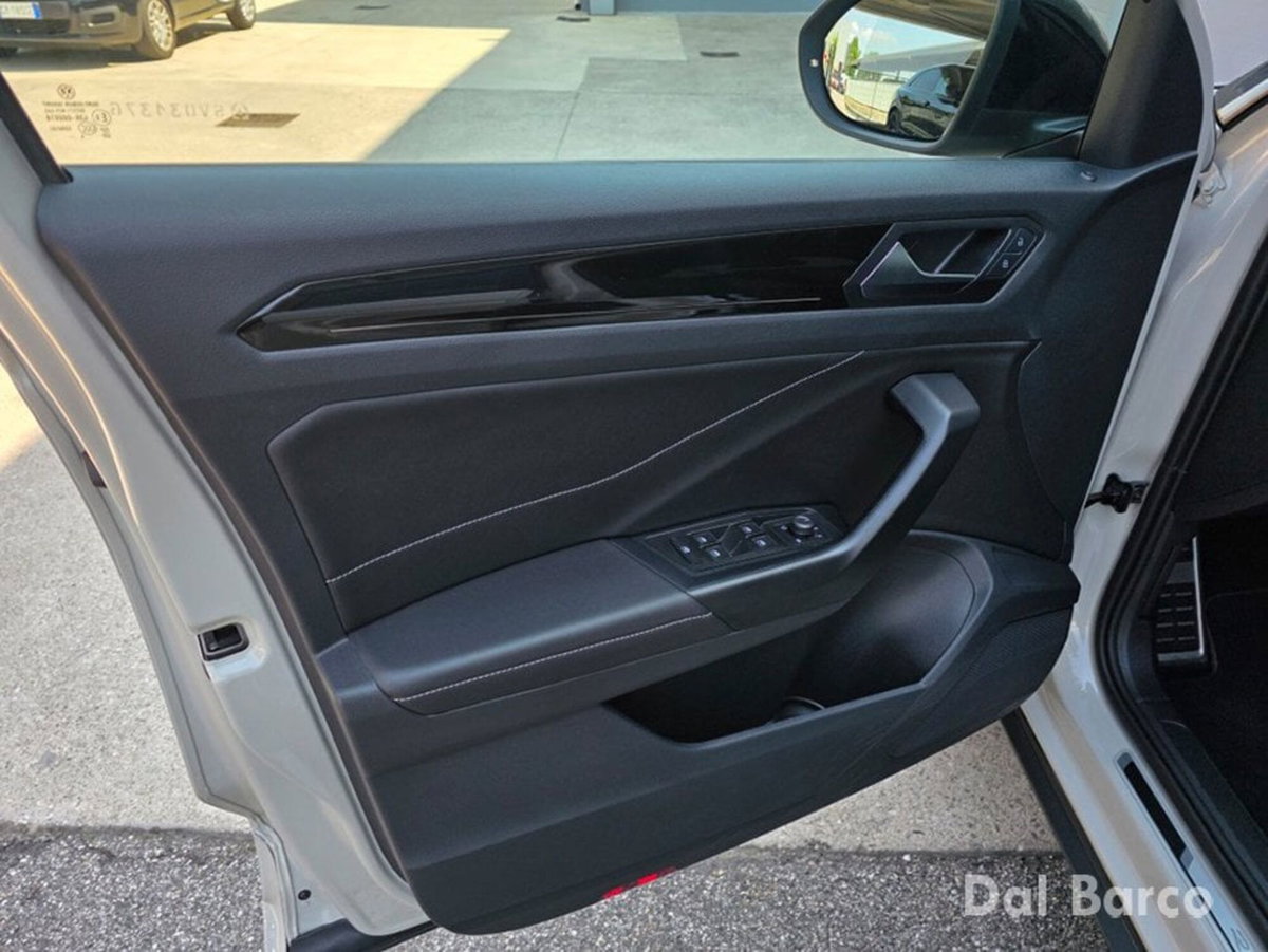 Volkswagen T-Roc 2.0 tdi R-Line 4motion 150cv dsg (17)