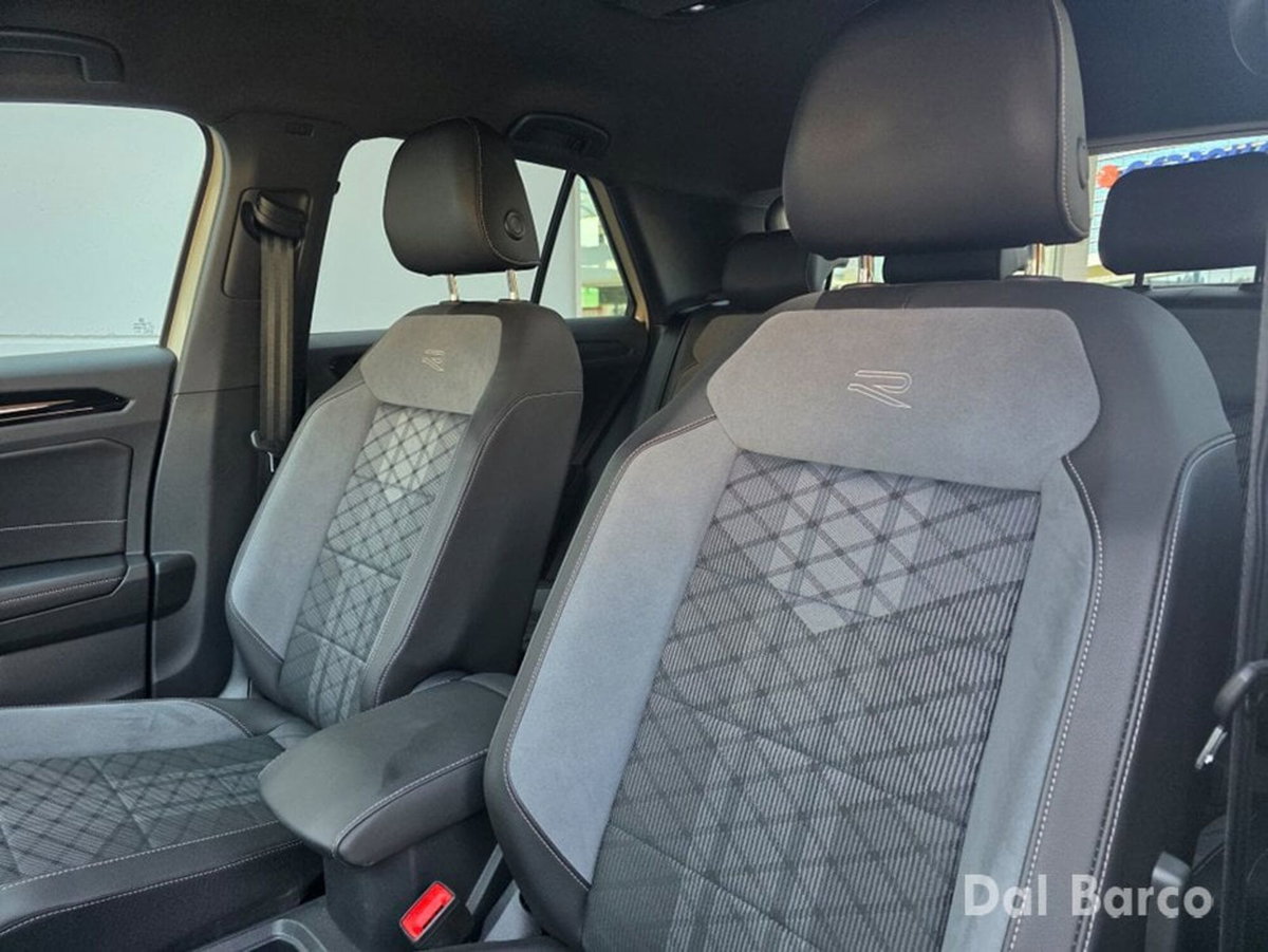 Volkswagen T-Roc 2.0 tdi R-Line 4motion 150cv dsg (18)