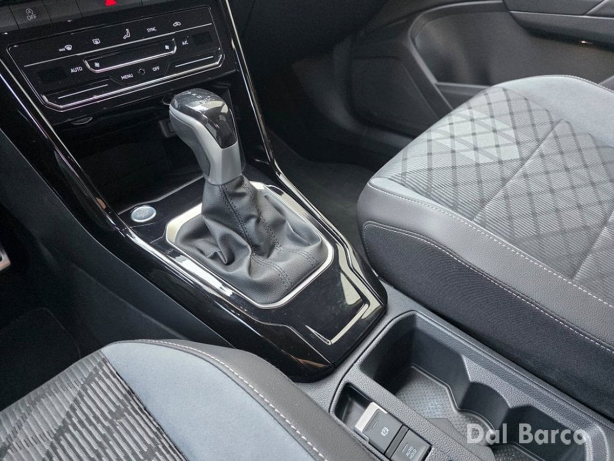 Volkswagen T-Roc 2.0 tdi R-Line 4motion 150cv dsg (19)