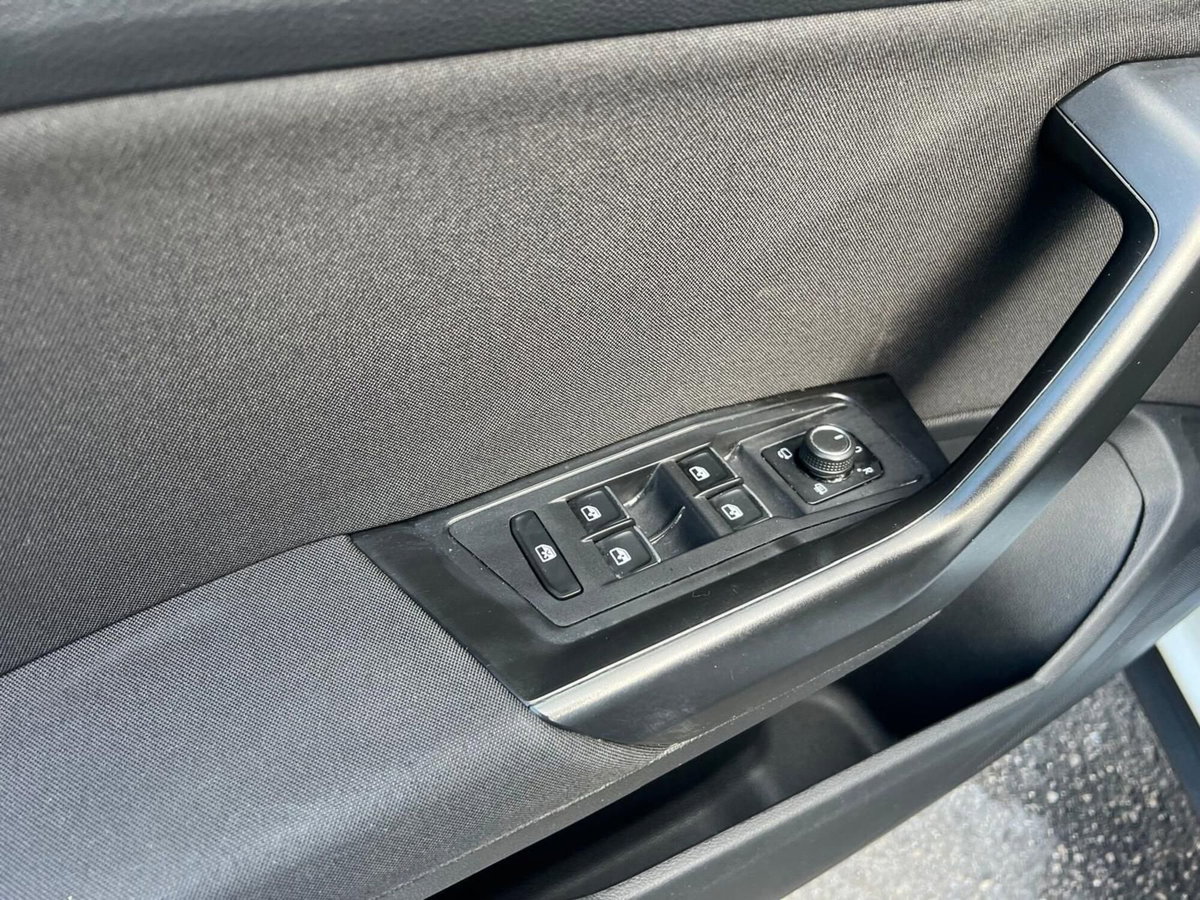 Volkswagen T-Roc 1.6 TDI SCR Advanced BlueMotion Technology (14)