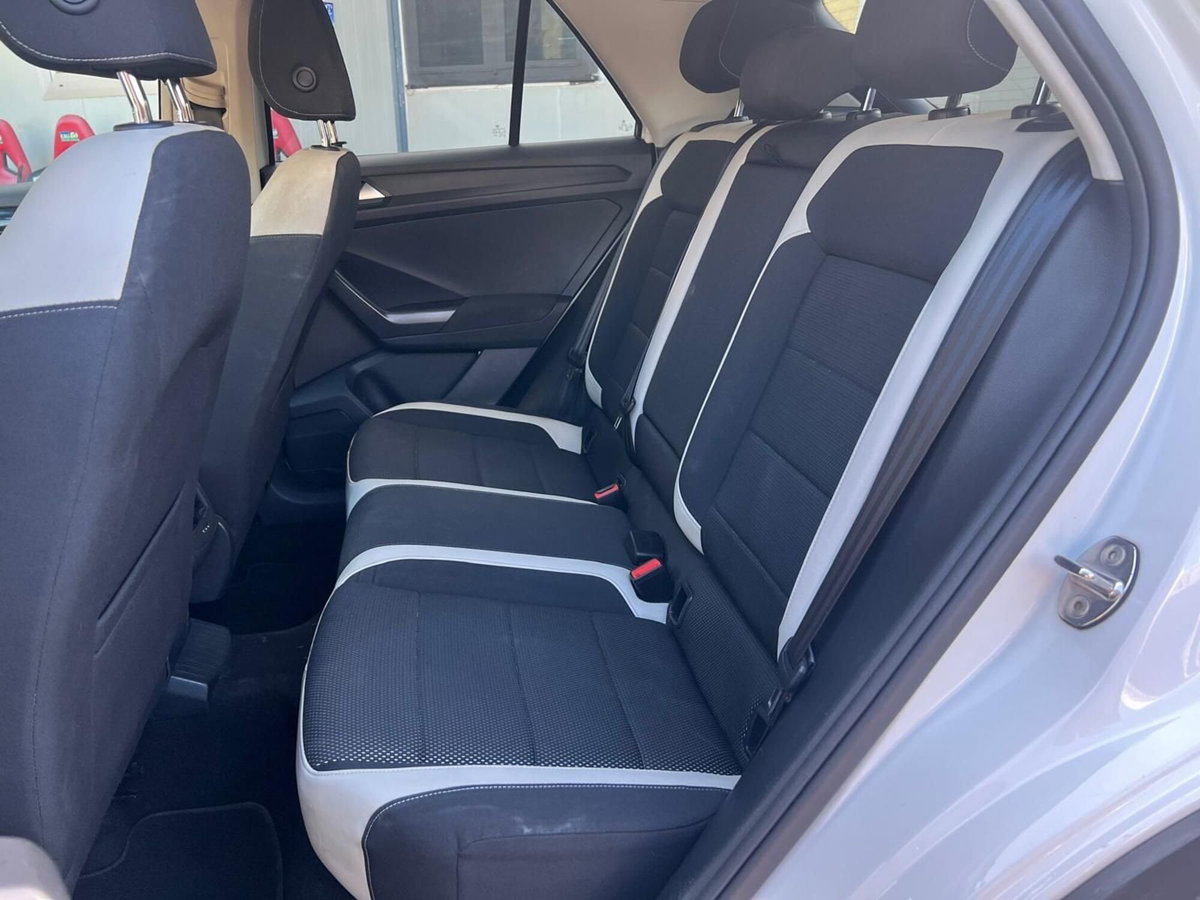 Volkswagen T-Roc 1.6 TDI SCR Advanced BlueMotion Technology (16)