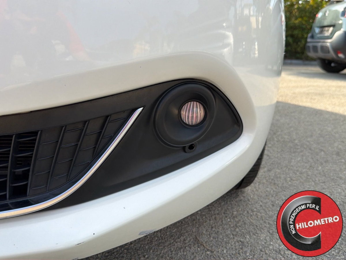Lancia Ypsilon 1.0 FireFly 5 porte S&S Hybrid Gold Plus (11)
