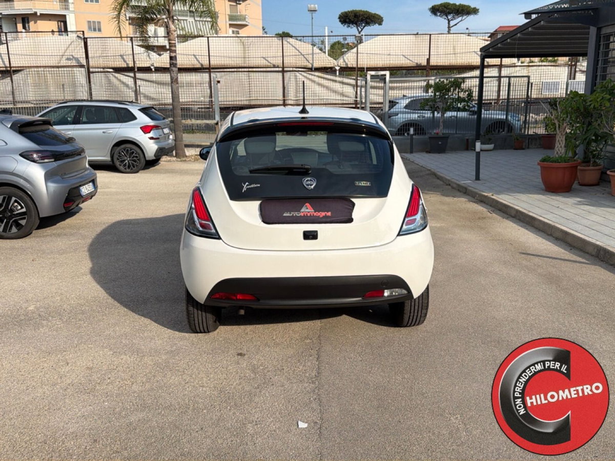 Lancia Ypsilon 1.0 FireFly 5 porte S&S Hybrid Gold Plus (5)