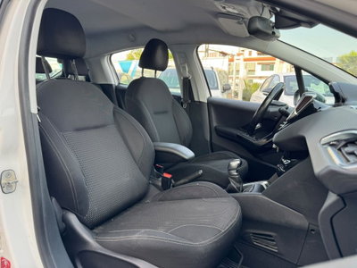 Peugeot 208 75 5 porte Allure (10)